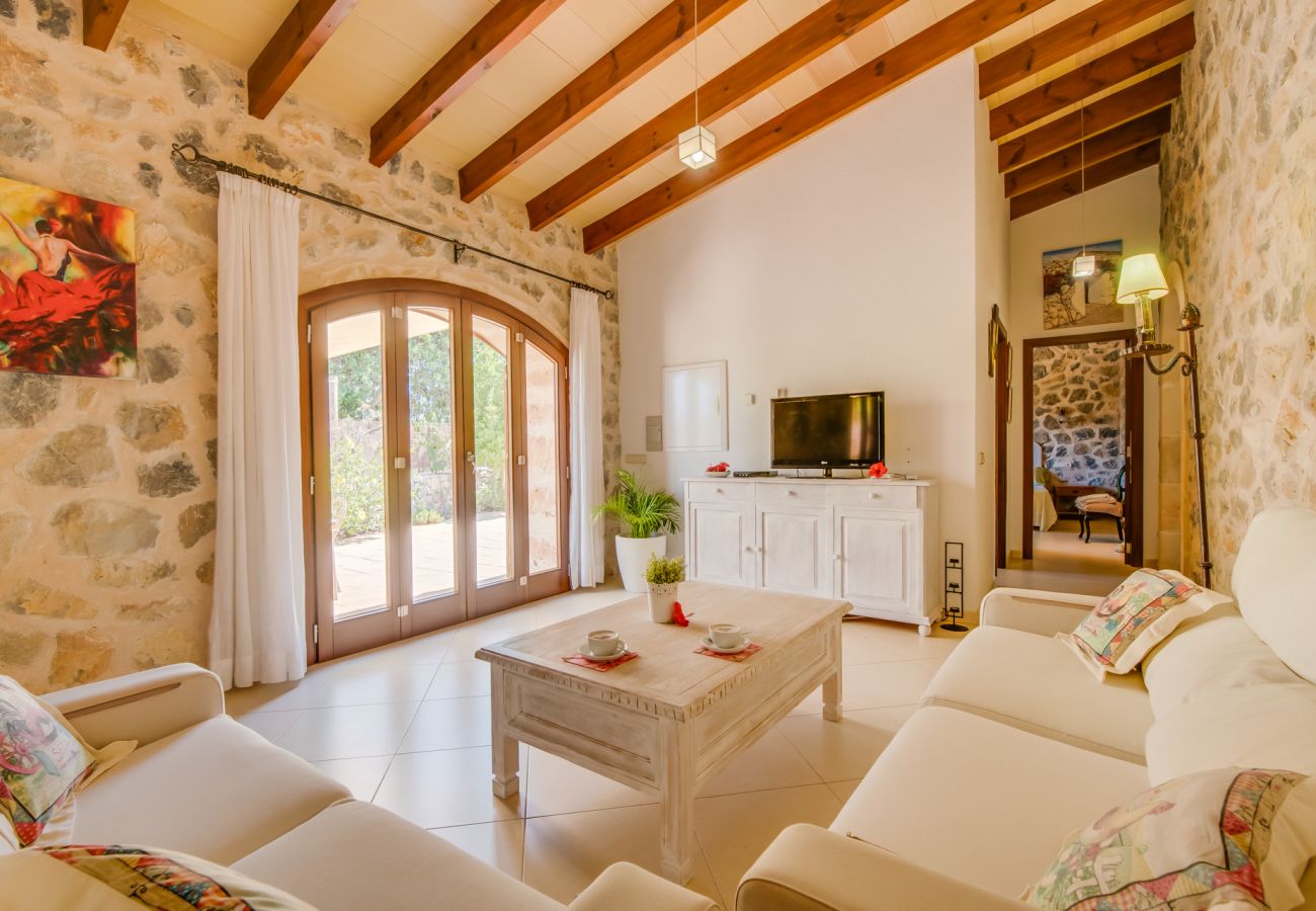 Country house in Capdepera - Mamici ID: 302062